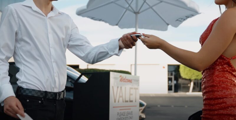 What is an average Valet parking tip